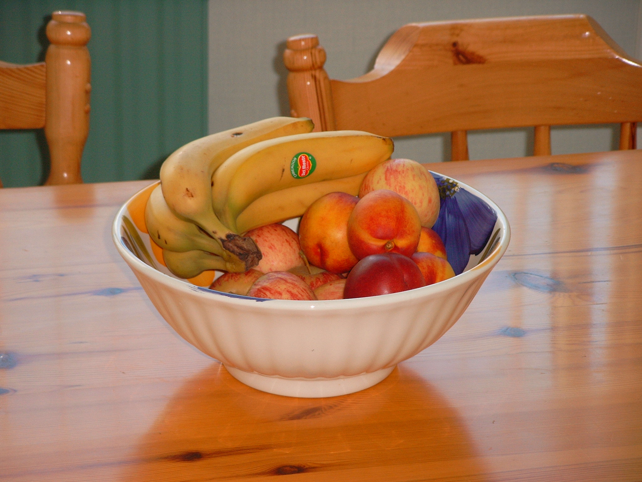 “Fruitbowl.” by Oliverkeenan~commonswiki. CC-BY-SA-2.5 Wikimedia Commons, Aug 23, 2001